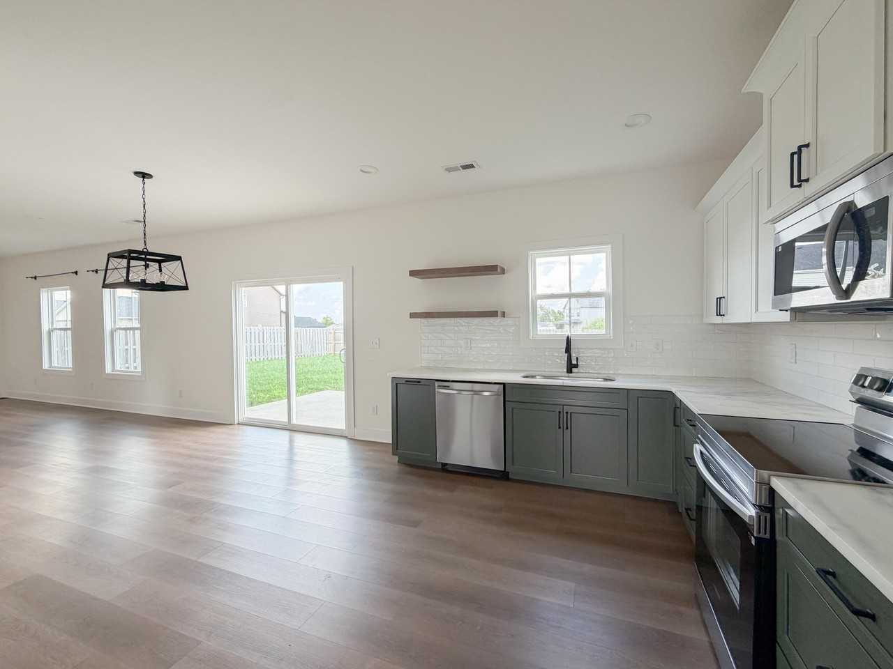 208 Skaggs Blvd - Photo 4 of 28
