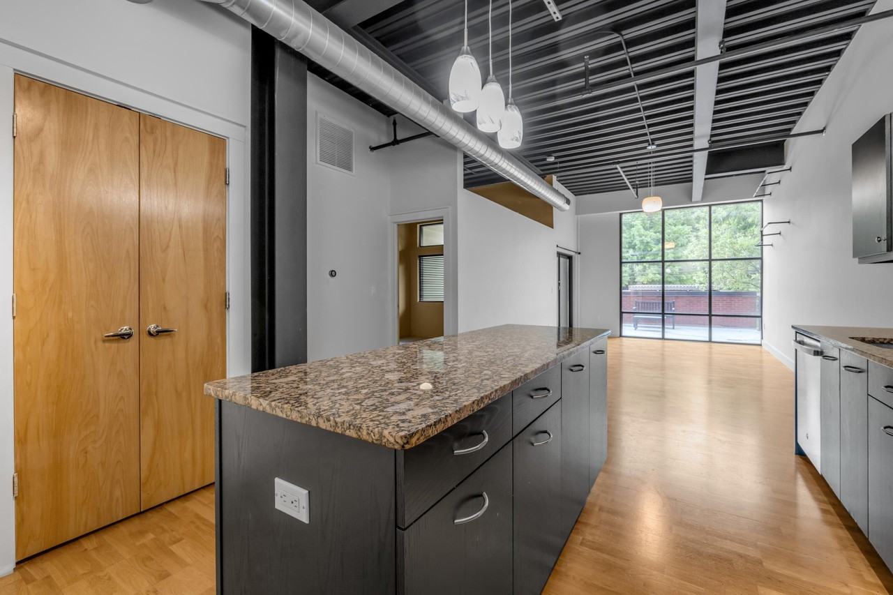 350 E Short St #211 - Photo 2 of 36