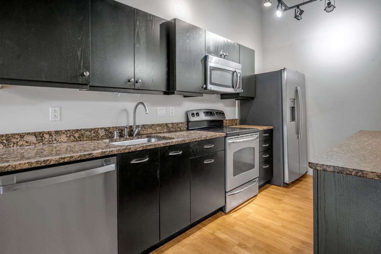 350 E Short St #211 - Photo 3 of 36