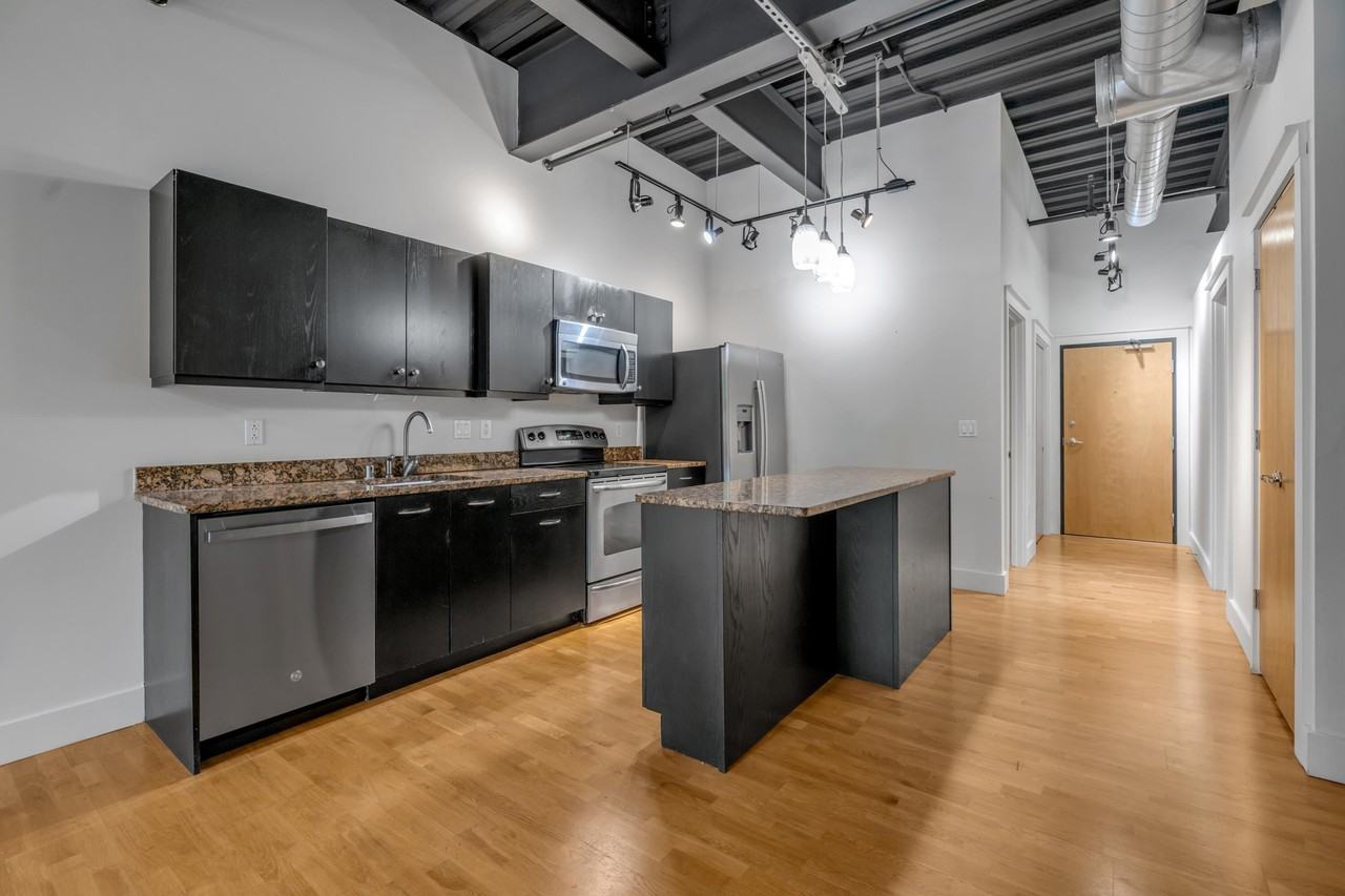 350 E Short St #211 - Photo 4 of 36