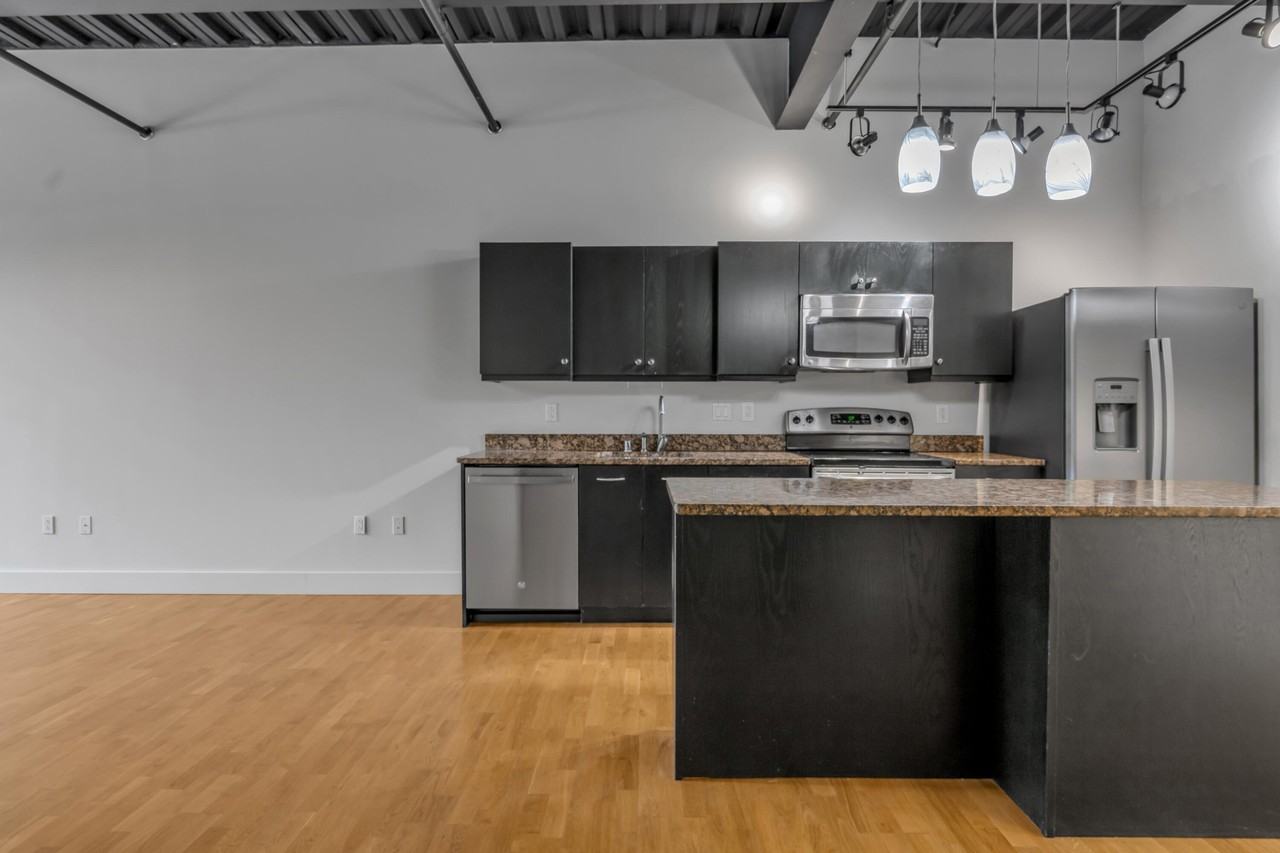 350 E Short St #211 - Photo 5 of 36