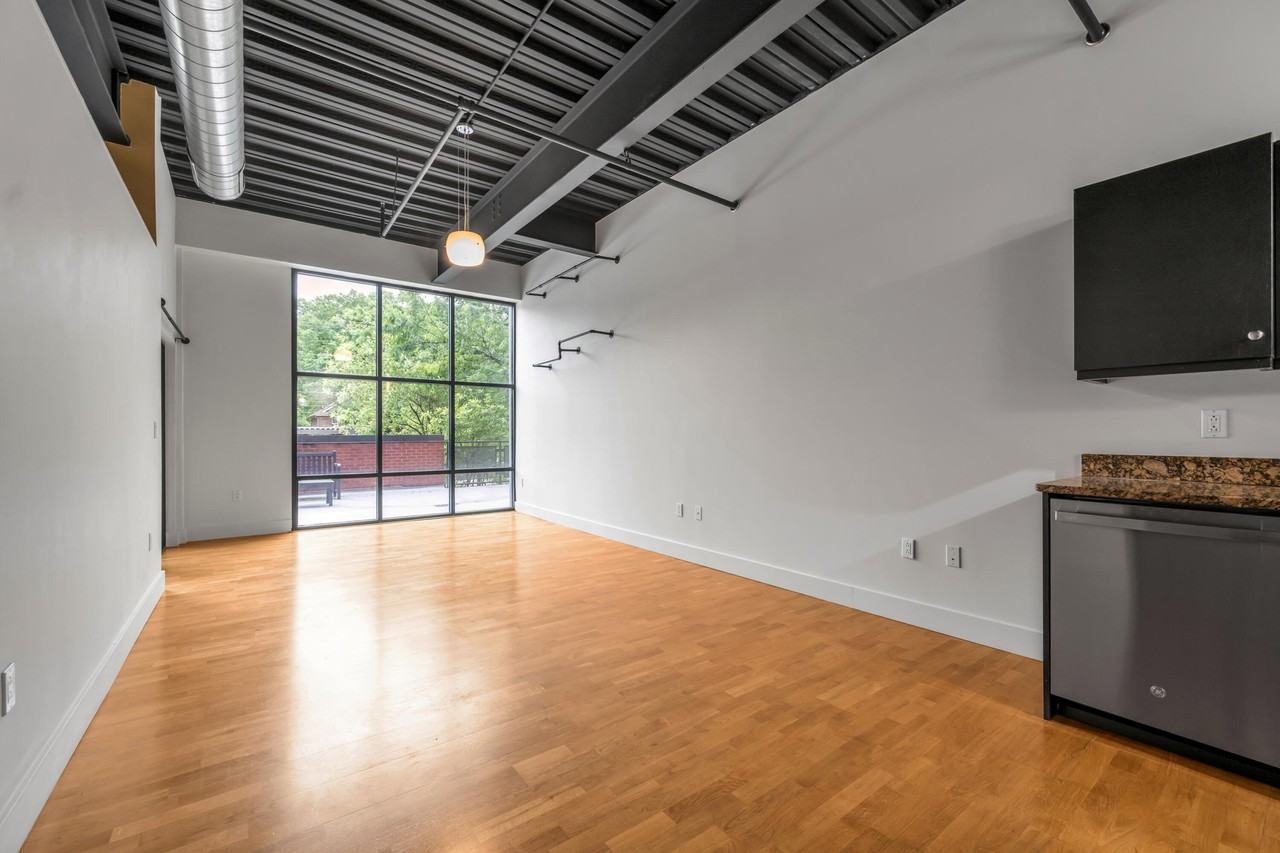 350 E Short St #211 - Photo 7 of 36