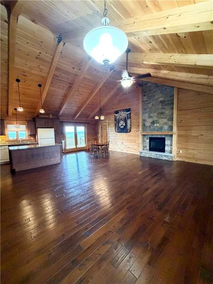 1748 Pen Argyl Rd - Photo 4 of 32