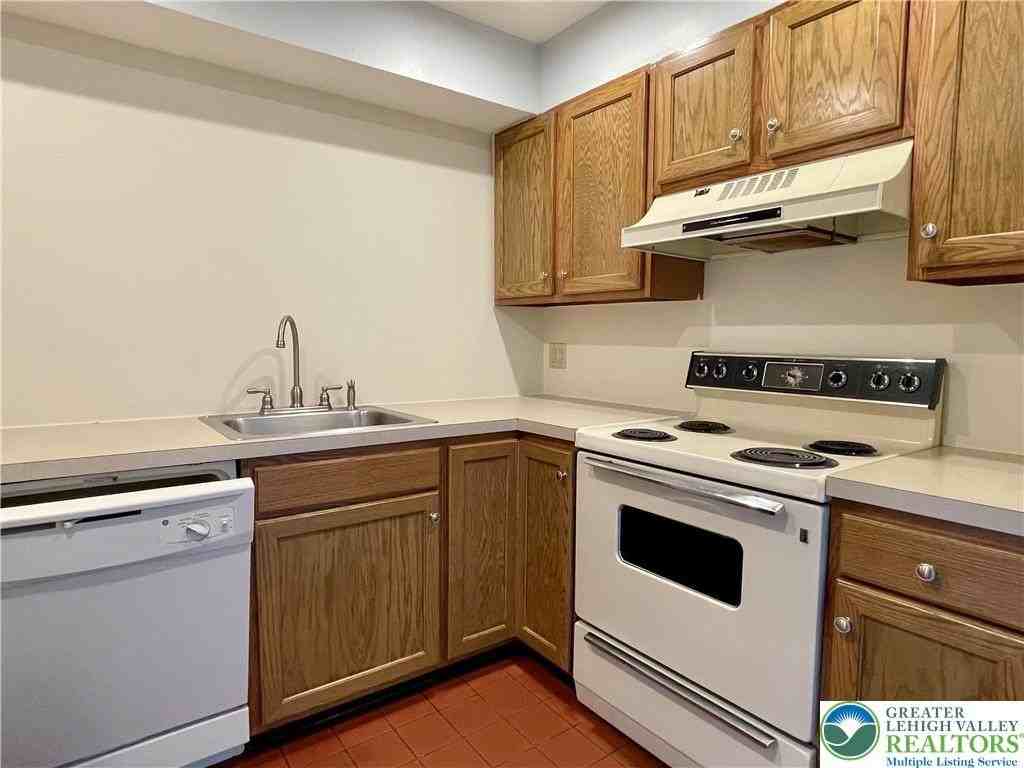 101 Race St #219 - Photo 3 of 16