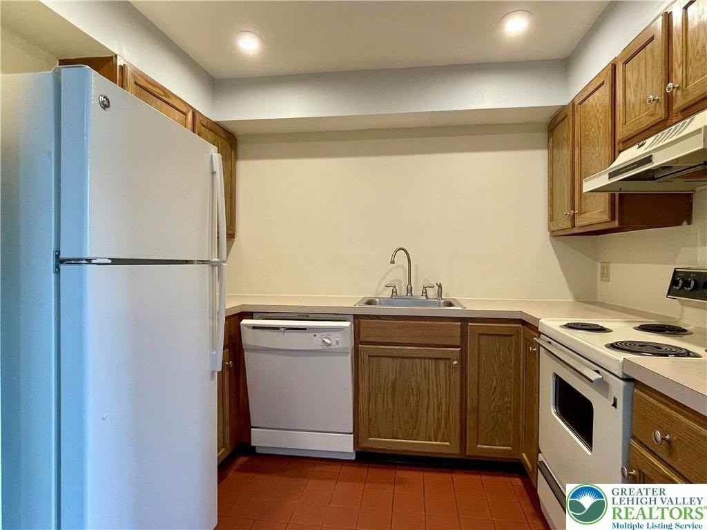 101 Race St #219 - Photo 4 of 16