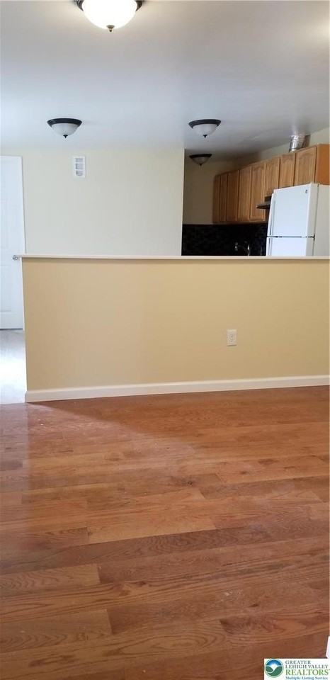 102 E Susquehanna St #4 - Photo 4 of 10