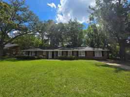 featured image of 2663 Ashlawn Dr