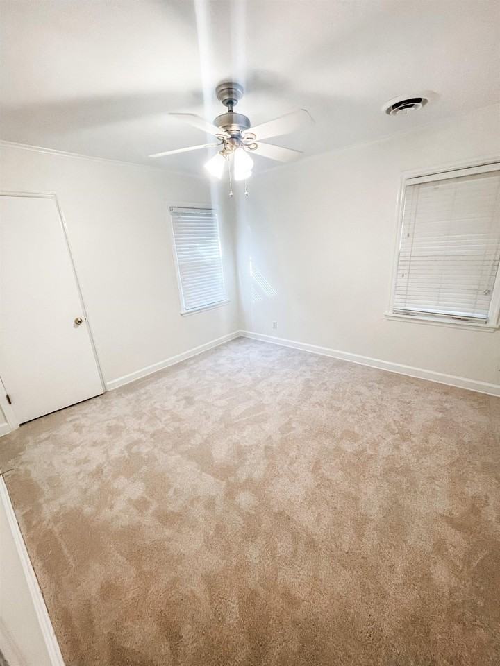 1270 PERKINS TERRACE Rd - Photo 5 of 9