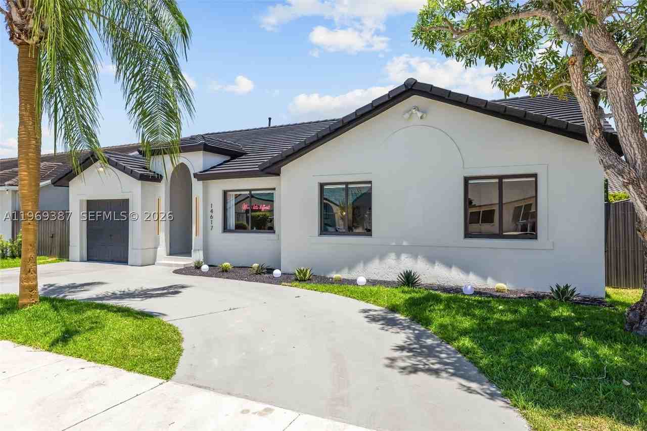 14617 Sw 167th Ter - Photo 5 of 50