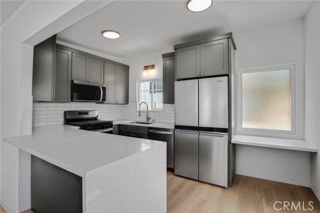 3600 The Strand #D - Photo 6 of 8