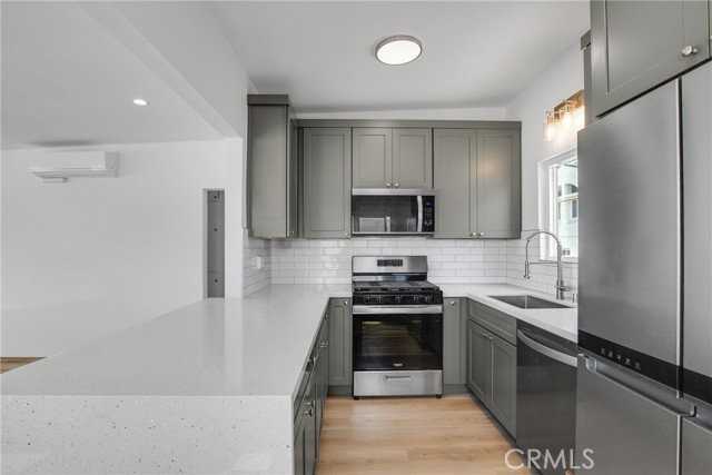 3600 The Strand #D - Photo 7 of 8