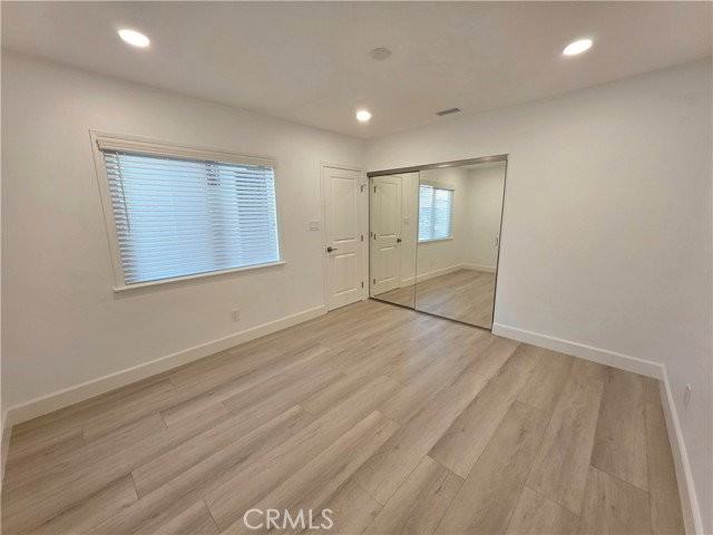 1870 W 180th St - Photo 5 of 7