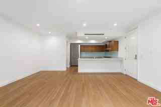 1283 Havenhurst Dr #204 - Photo 2 of 8