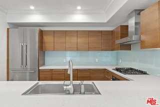 1283 Havenhurst Dr #204 - Photo 4 of 8