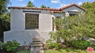 2569 Patricia Ave - Photo 2 of 8