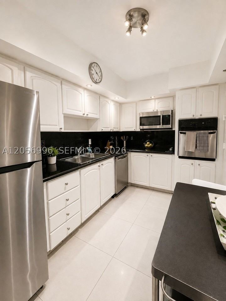 3901 S Ocean Dr #4P - Photo 6 of 12