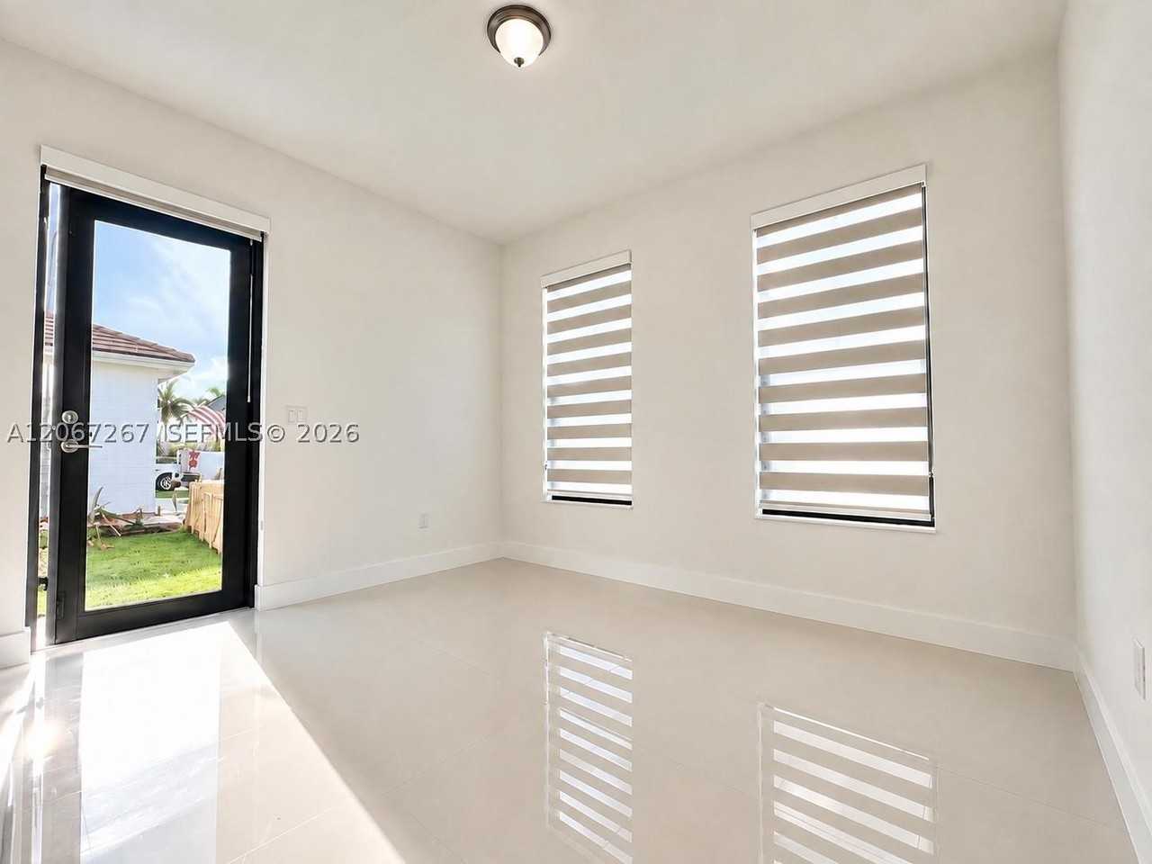 14602 Sw 23rd Ter - Photo 4 of 11