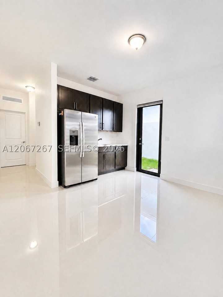 14602 Sw 23rd Ter - Photo 5 of 11