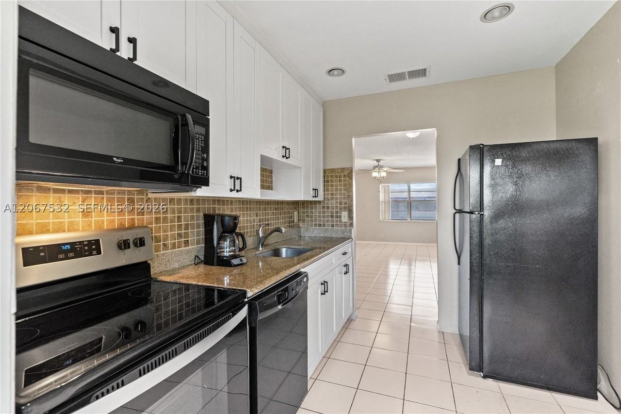 7305 Nw 5th Ct #204 - Photo 7 of 23