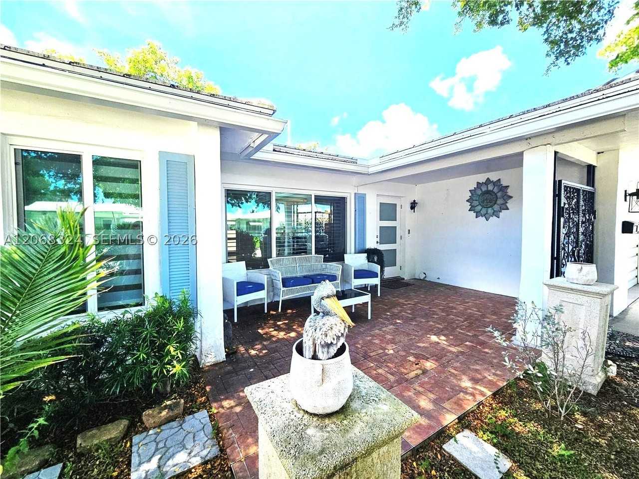 2661 Nw 4th Ave - Photo 2 of 31