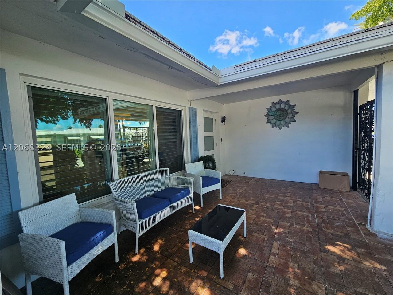 2661 Nw 4th Ave - Photo 3 of 31
