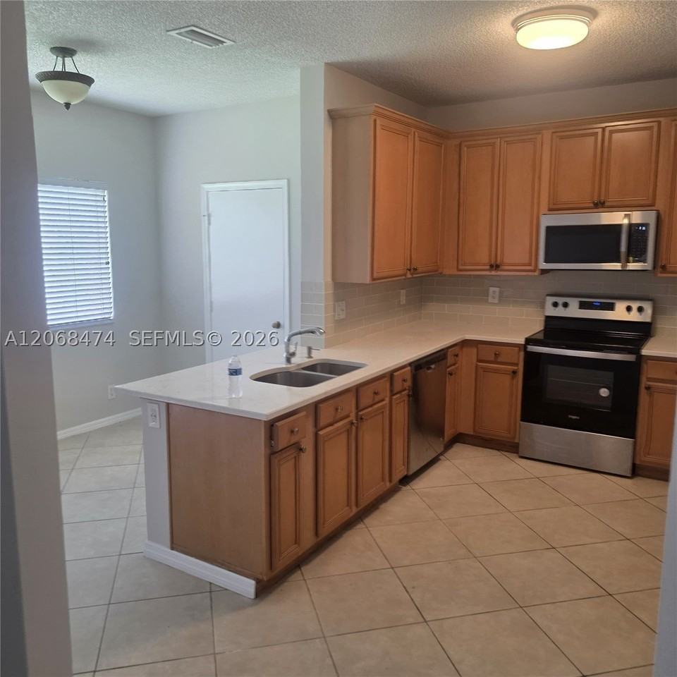 4730 Lago Vista Dr - Photo 2 of 33