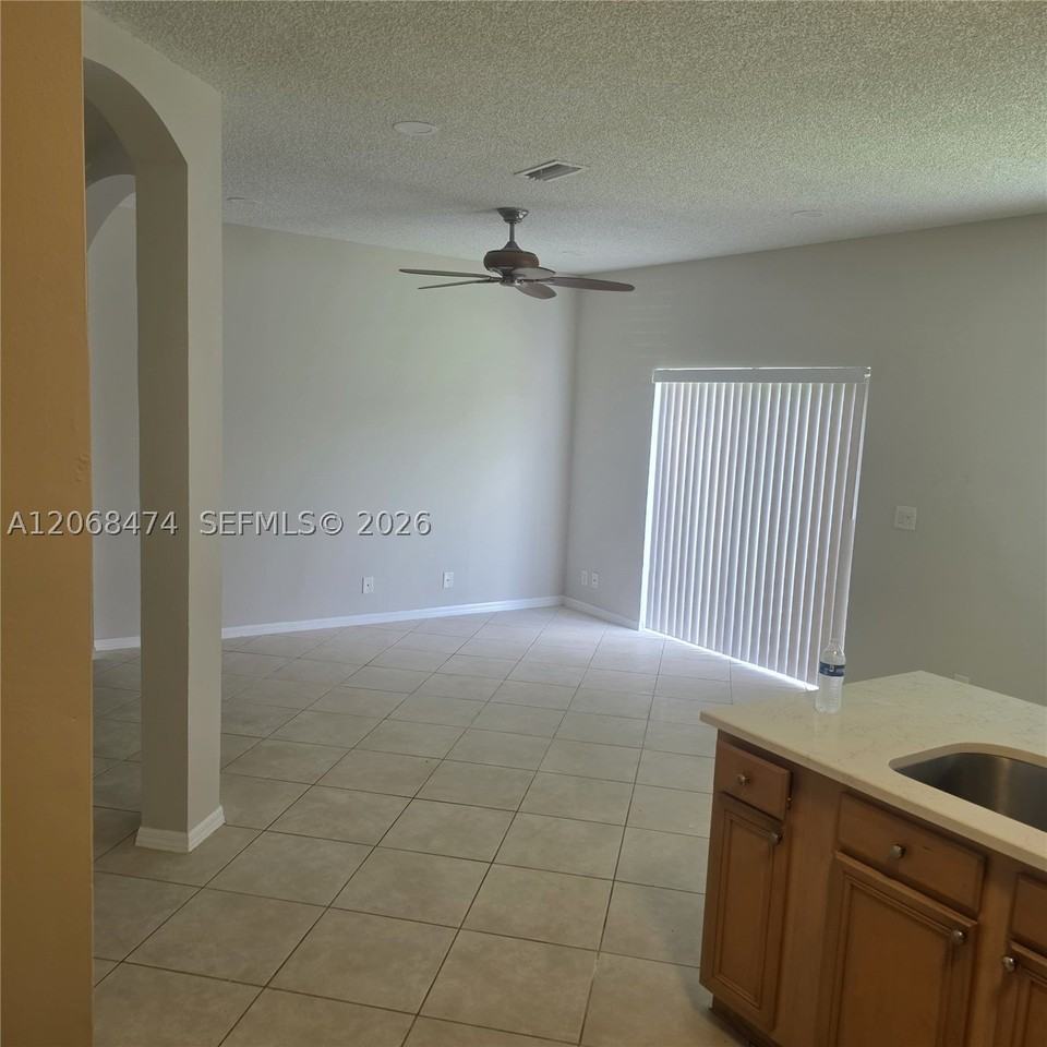 4730 Lago Vista Dr - Photo 4 of 33