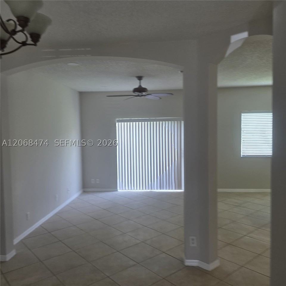 4730 Lago Vista Dr - Photo 5 of 33