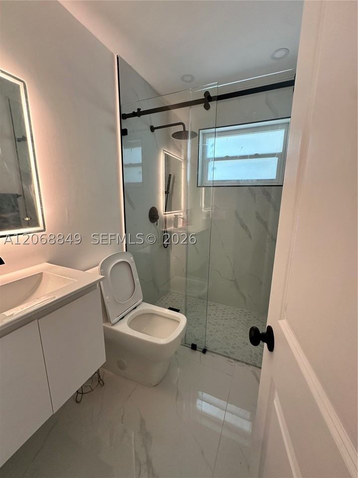 3101 Sw 102nd Pl #0 - Photo 6 of 19