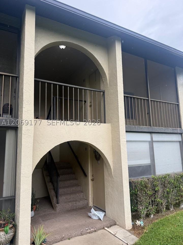 529 Shady Pine Way #B2 - Photo 2 of 10