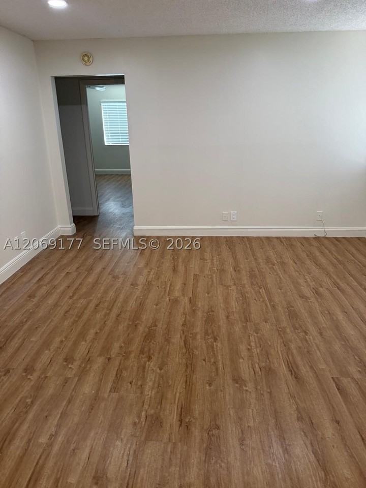 529 Shady Pine Way #B2 - Photo 5 of 10