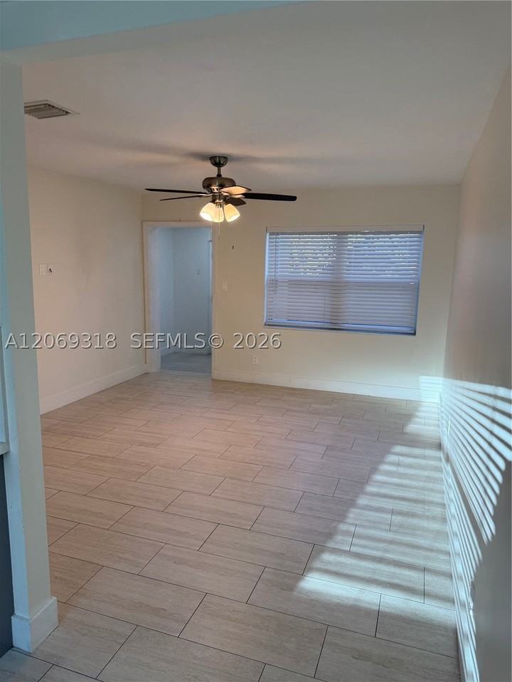 1844 Adams St #N - Photo 3 of 26