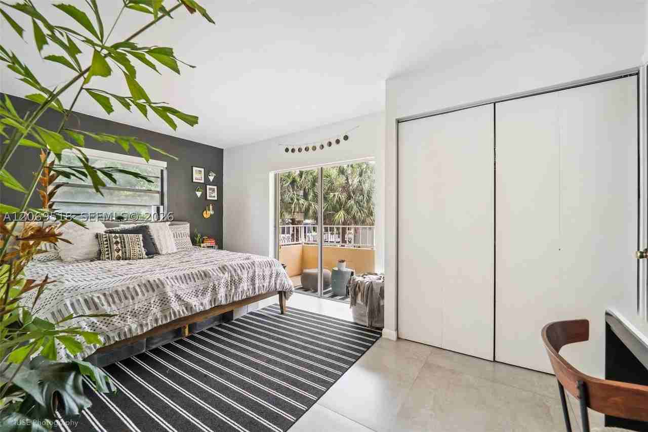 3304 Virginia St #2B - Photo 6 of 9