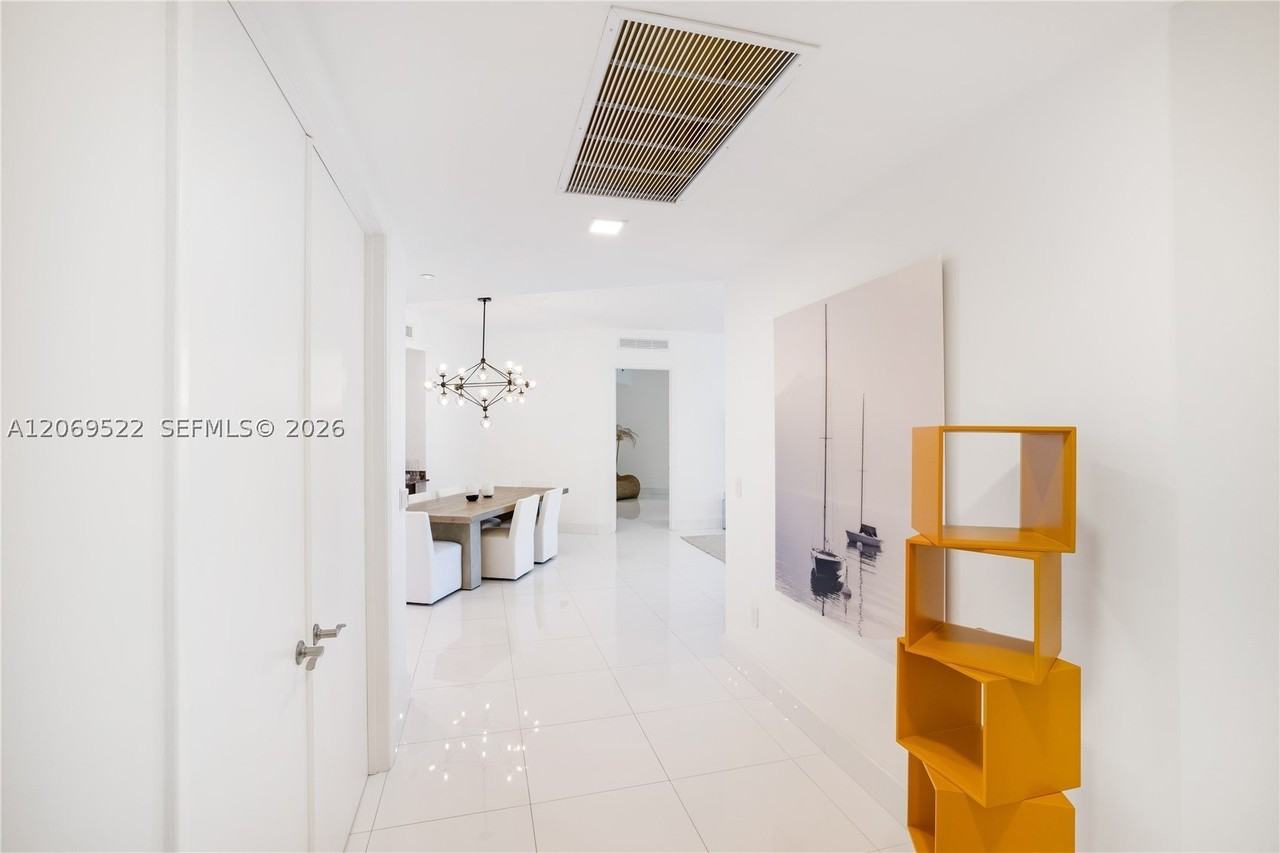 15901 Collins Ave #707 - Photo 4 of 30