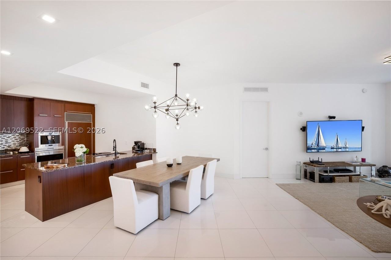 15901 Collins Ave #707 - Photo 5 of 30