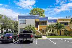 featured image of 185 Lakeview Dr #201