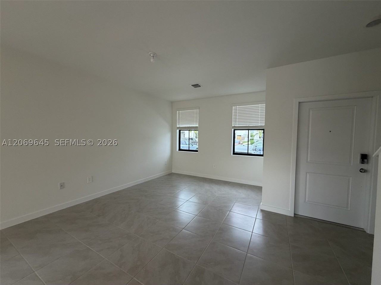 1432 Ne 4th Ave #0 - Photo 3 of 14