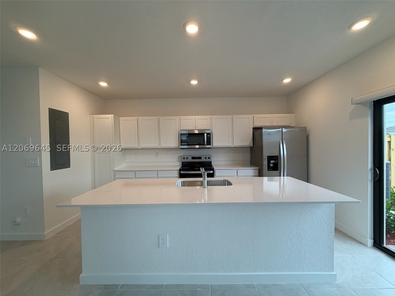 1432 Ne 4th Ave #0 - Photo 5 of 14