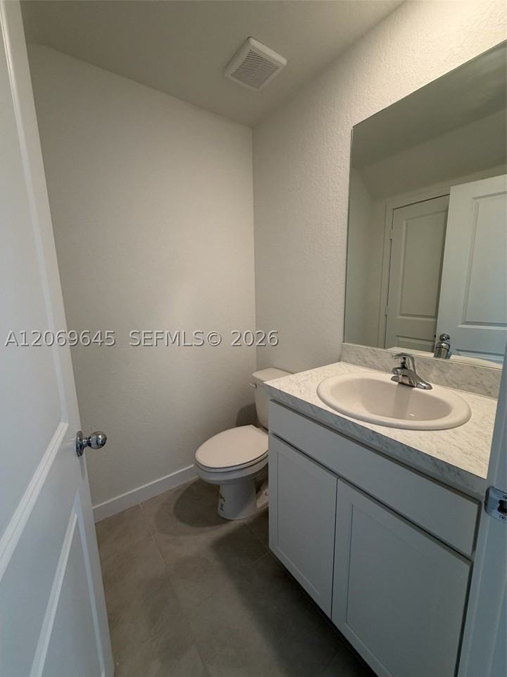 1432 Ne 4th Ave #0 - Photo 6 of 14