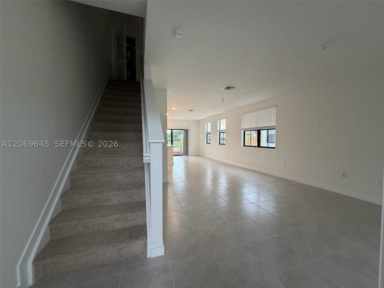 1432 Ne 4th Ave #0 - Photo 7 of 14