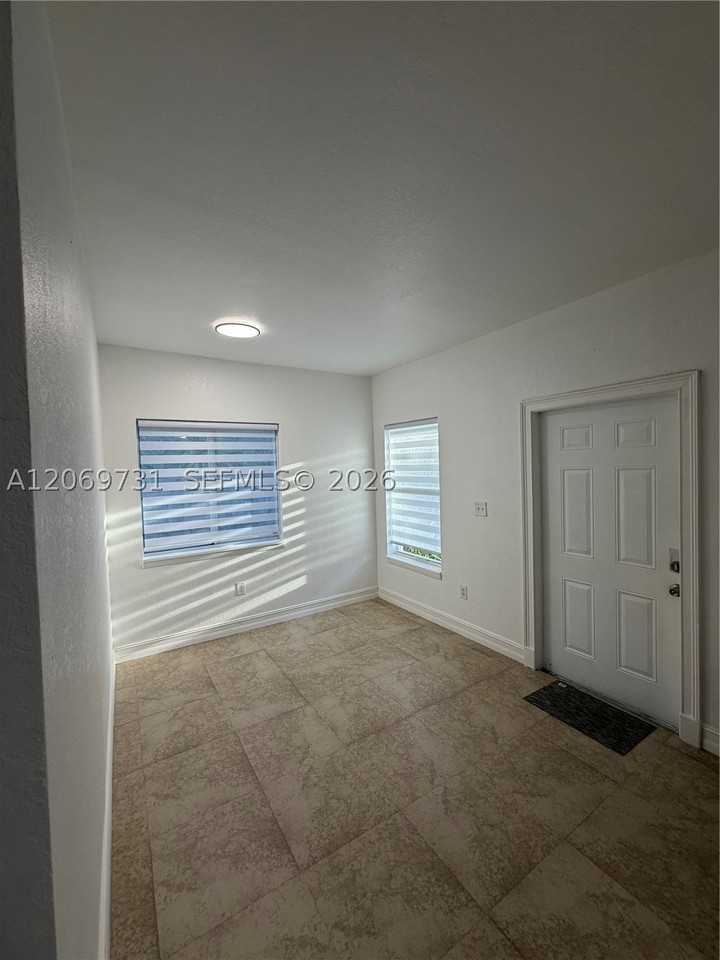 22727 Sw 125th Ave #B - Photo 2 of 15