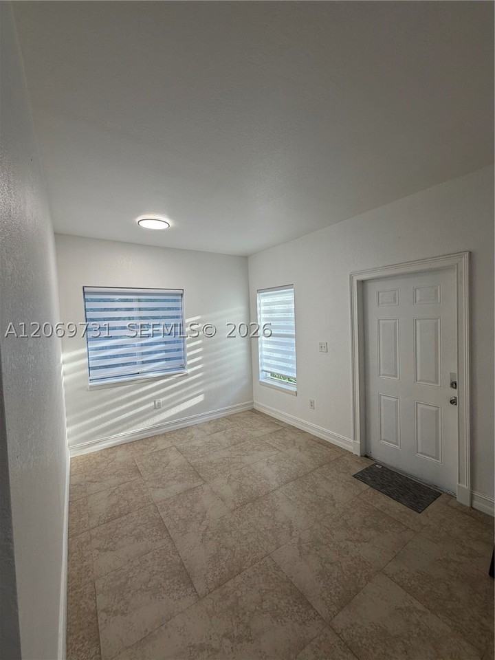 22727 Sw 125th Ave #B - Photo 3 of 15