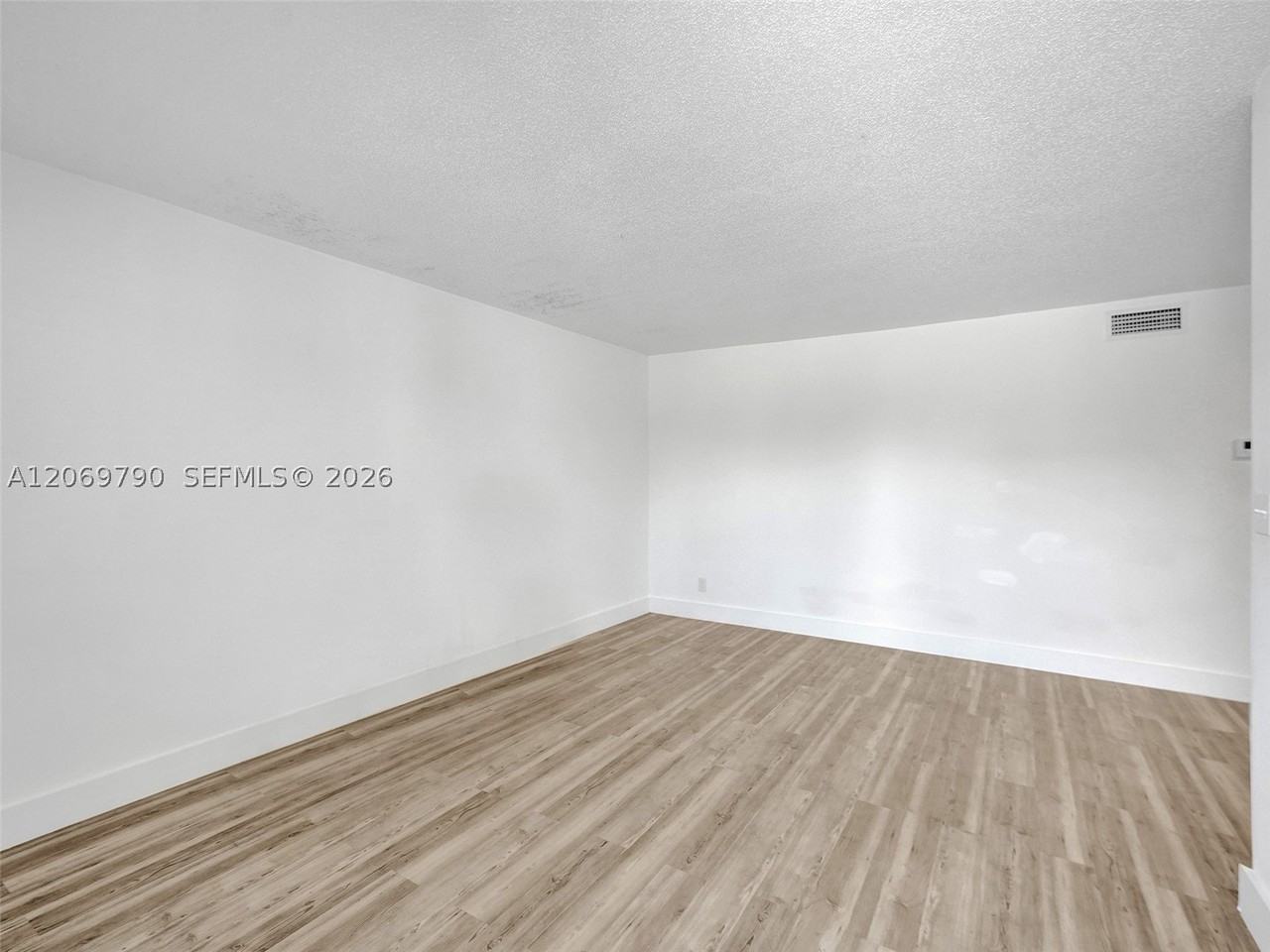 114 Se 8th St #203 - Photo 7 of 24