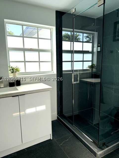 204 Sw 2nd Ave - Photo 2 of 24