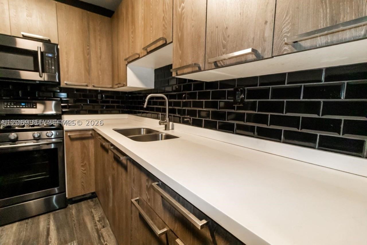 733 85th St #B - Photo 2 of 21