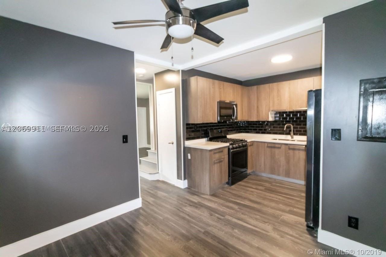 733 85th St #B - Photo 6 of 21