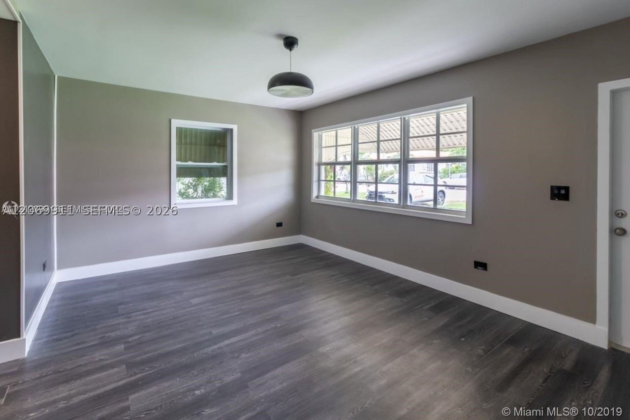 733 85th St #B - Photo 7 of 21