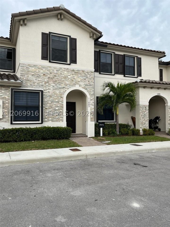 11889 Sw 245th Ter - Photo 3 of 40