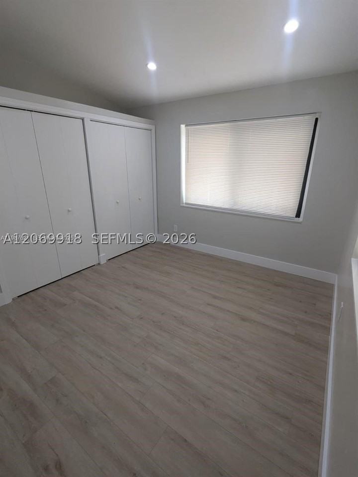 630 Se 3rd Pl - Photo 7 of 12