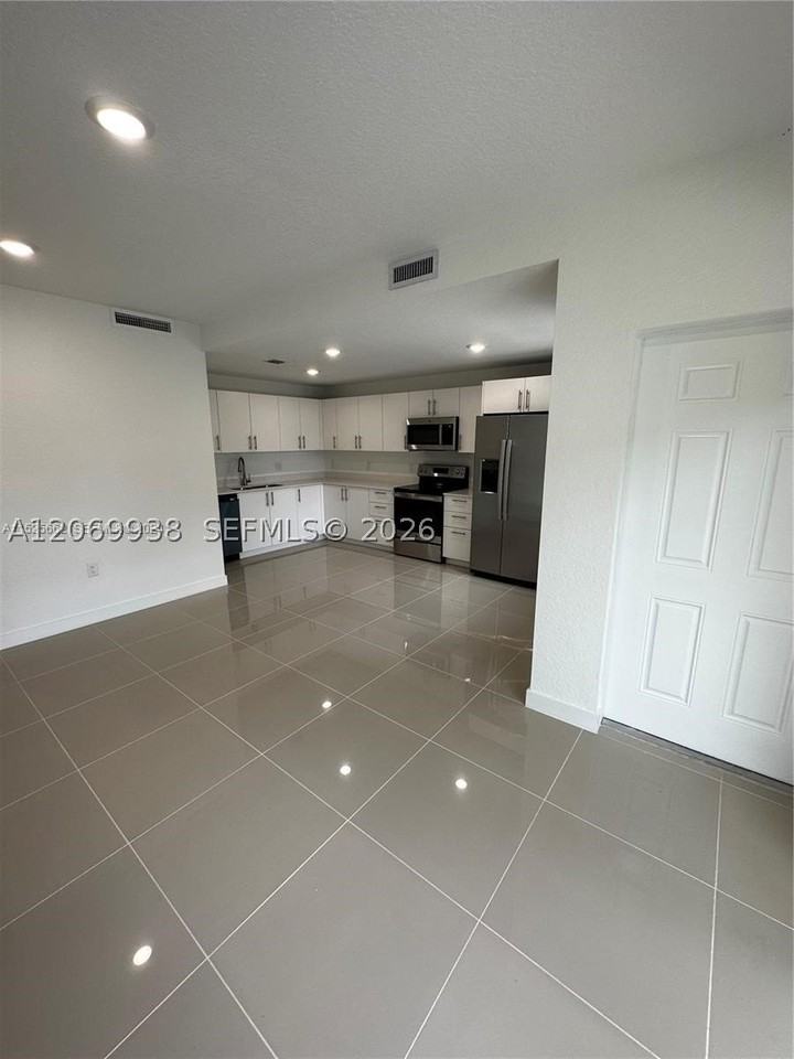 25778 Sw 143rd Path #25778 - Photo 3 of 23